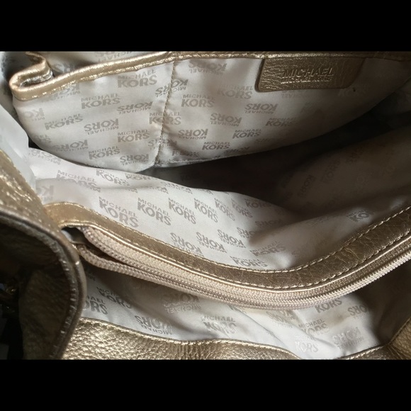 Authentic Michael Kors Purse - Picture 2 of 5